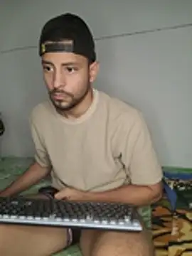 Chat +18 de Cris_LaCobra_ ao vivo