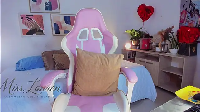 Misslaurenn - NAKED + FINGERING 3 MIN💦 🔥 😈💦