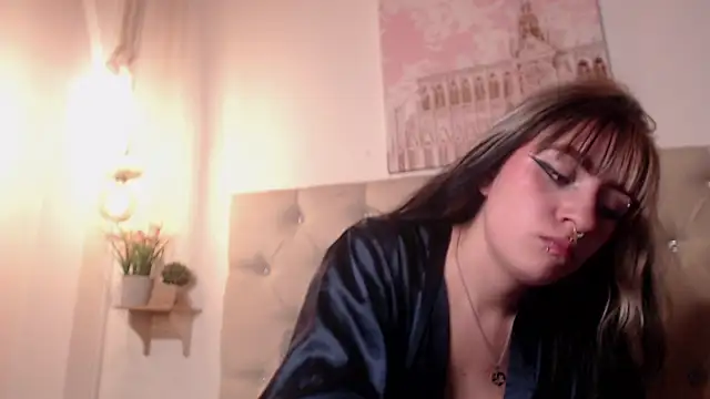 Melodyygirl_ - Suck dildo