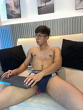 Chat XXX ao vivo de AndyJustgame_