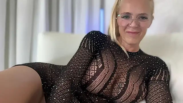 צ'אט XXX בשידור חי של Reyna63