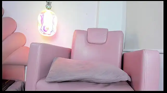 MiaVervet Adlı Modelin Canlı XXX Sohbeti