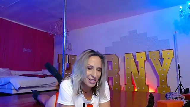 Sweet-Ginger élő XXX-chatje
