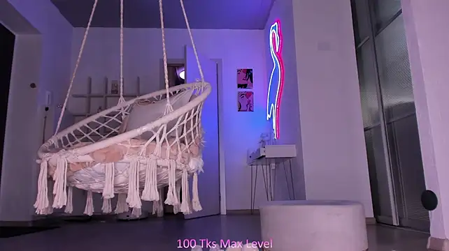 InnocentEvee - Dildo Ride + 5m DOMI ctrl🤠😈💦