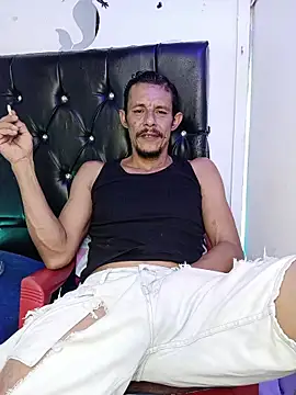 El_junior21's Live XXX Chat