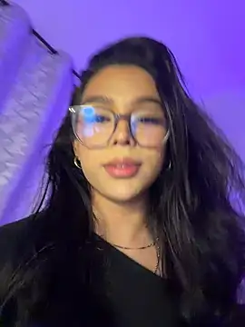 Show modela Samantha_Bernardo na web-kameri