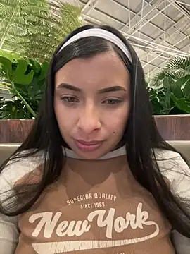 Yul_Nova Chat XXX in diretta