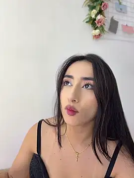 IvonneOwen - Clit play until creamy cum