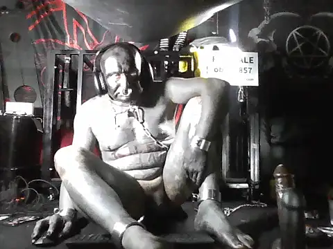 wormobject XXX чат на живо