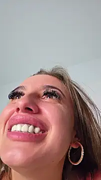 CrazyBhonnieX's Live XXX Chat