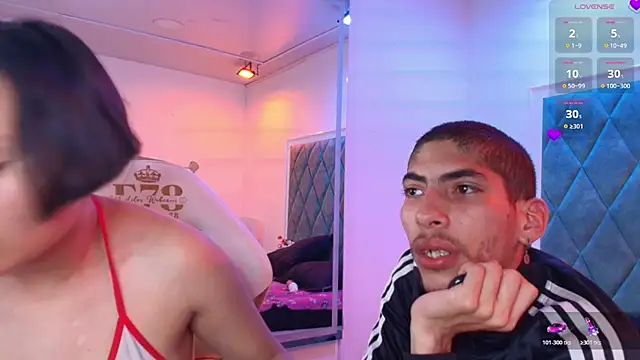 Emily_and_Taylor live XXX chat