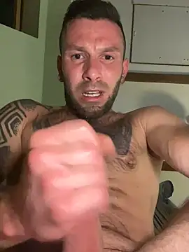 Phill1716n Live XXX chat