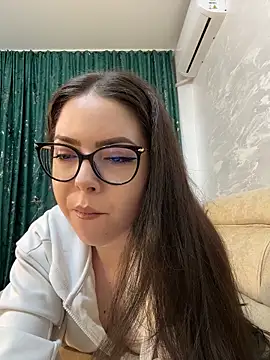 KaylaLewyss - MyPussyWantsAllYourAttention+:gift:+snap