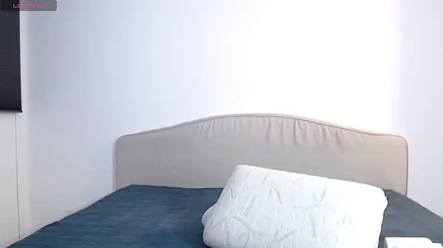MelissaWaldorf - play with fingers