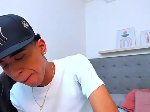 צ'אט XXX בשידור חי של guarne_cam