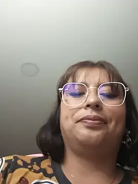 Amylaaa_ Chat XXX in diretta