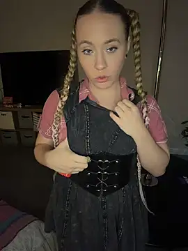 peachyparisss Adlı Modelin Canlı XXX Sohbeti