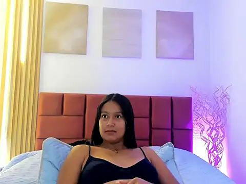 CataleiaLatin Adlı Modelin Canlı XXX Sohbeti
