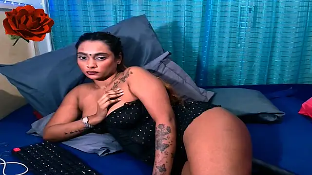 sexyindianchic Adlı Modelin Canlı XXX Sohbeti