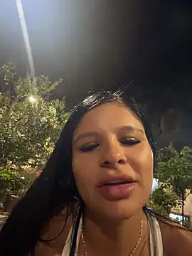Elara_Luxe's Live XXX Chat
