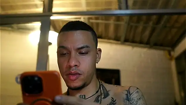 AlphaMasterXxx 라이브 XXX 채팅