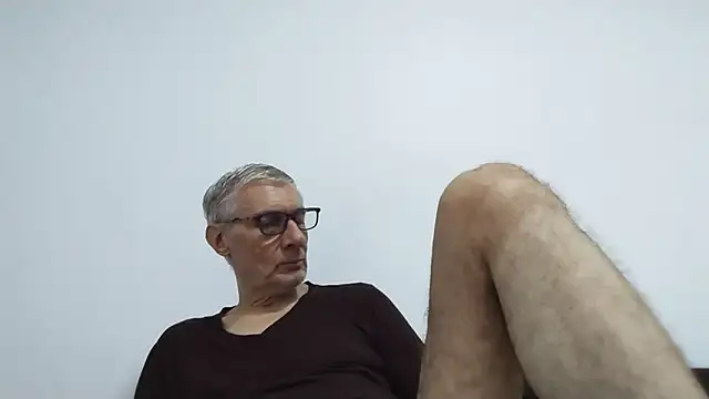BIGUNCUTHARDCOCK 现场XXX聊天