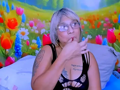 indianroxy live XXX chat