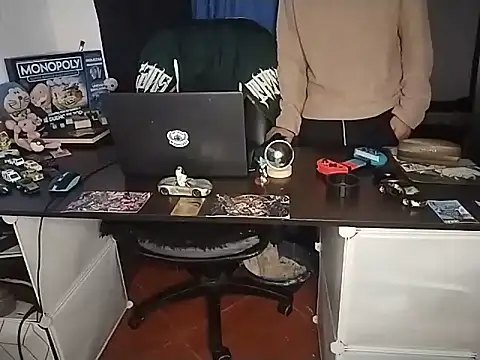 Živý XXX chat AoA-BoyStudent