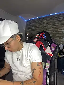 Chat XXX en directo de Mikeking14
