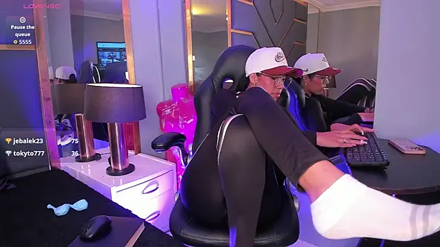 MiaKarsson's Live XXX Chat