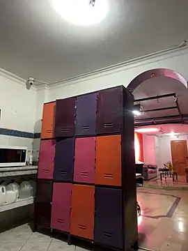 Eva_Feller69 - chorro a punta de dedeo +cum