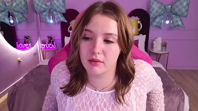 CharlotteAtwoood's Live XXX Chat