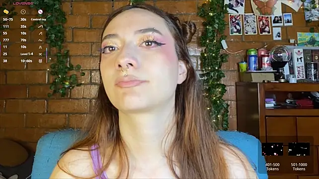 צ'אט XXX בשידור חי של Annycolin_