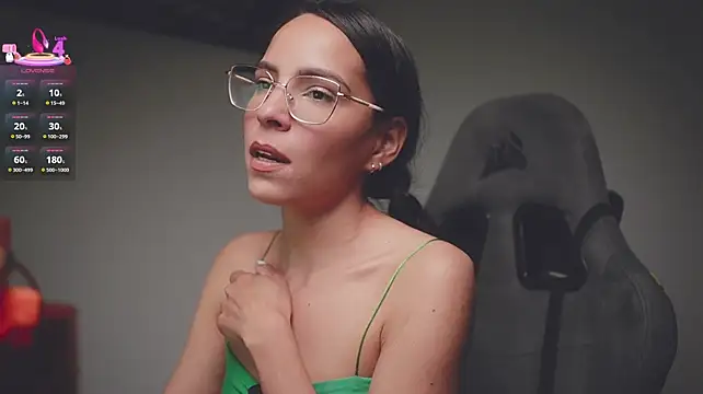 دردشة little-eli الجنسية المباشرة