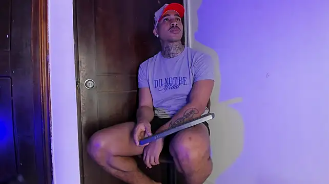 Chirshot_ élő XXX-chatje