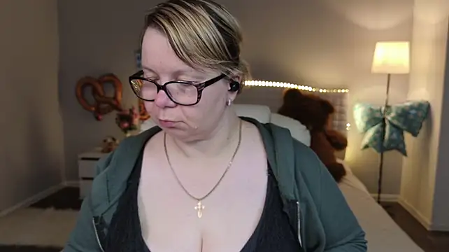 Chat XXX en directo de BonnnyBoobsy