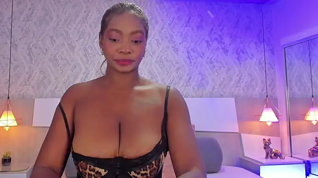 Tisha-Cole – Naživo XXX chat
