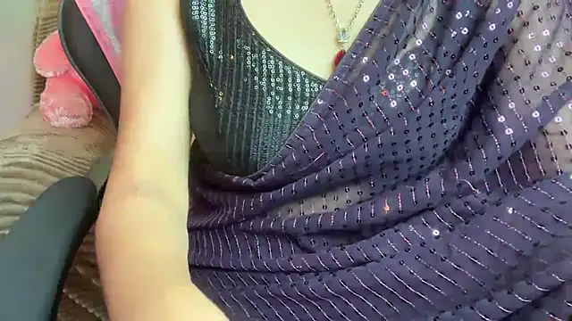 Chat +18 de QueenAngelena ao vivo