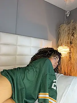 AkiraMoon_33 Chat XXX in diretta