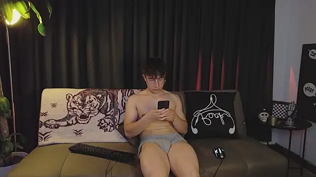 Percy_lodge Chat XXX in diretta