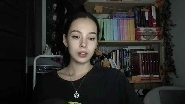 Yuna5343 Chat XXX in diretta