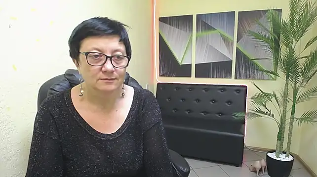 EmilyL0ve Chat XXX live
