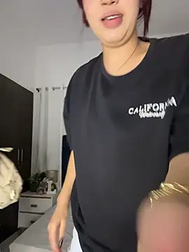Lily_Woodz - Pussy show at Misionero and lush