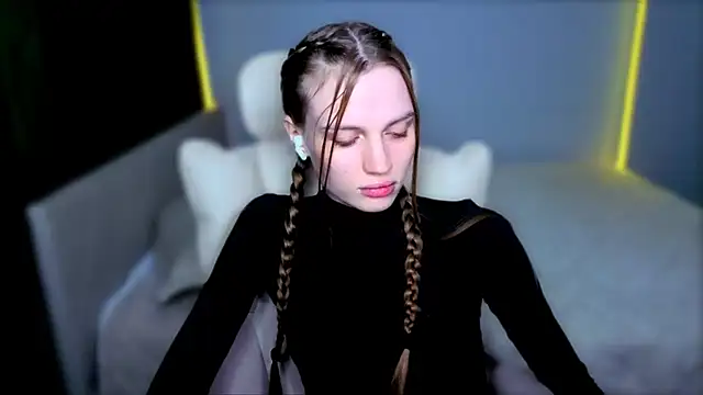 StellaLawless: онлайн-секс-чат