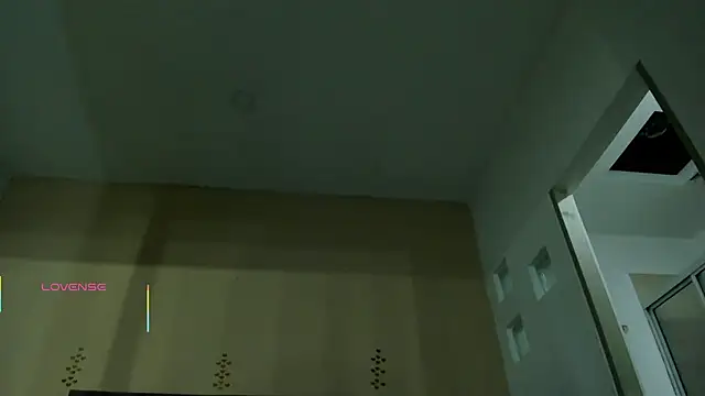 Chat XXX ao vivo de EmmaHearts_