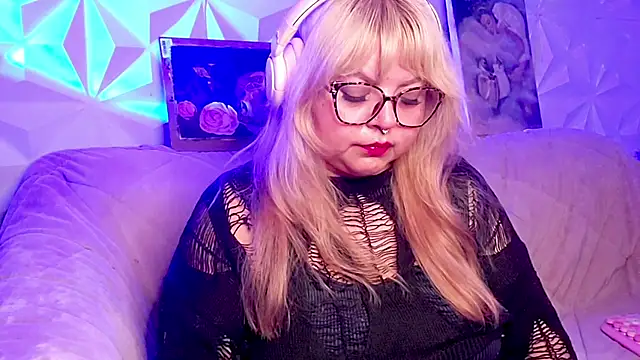 Satyn_dollのライブXXXチャット