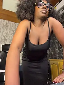 HudahBigAss' Live XXX Chat