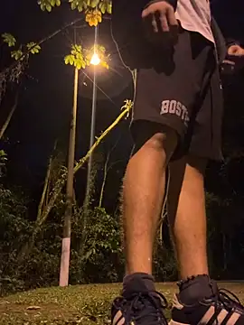 TonnyBottom élő XXX-chatje