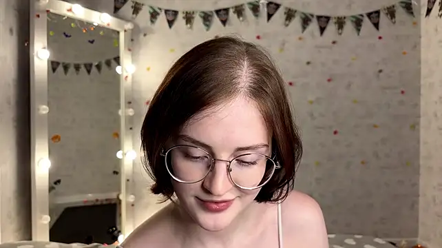 FakeLamb - Finger play in pussy