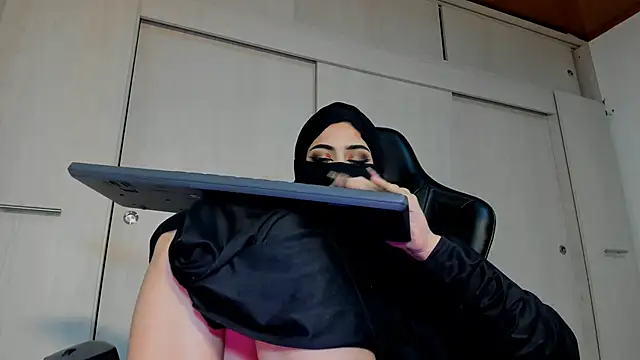 Živý XXX chat Azahara_ahmad
